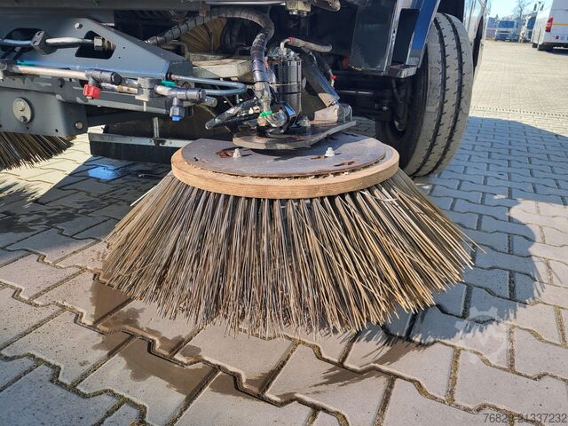 Sweeper truck Schmidt Cleango 500