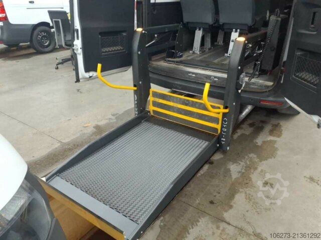 Smábíll Mercedes-Benz Sprinter 317 CDI Kombi,Rollstuhllift,8Sitze