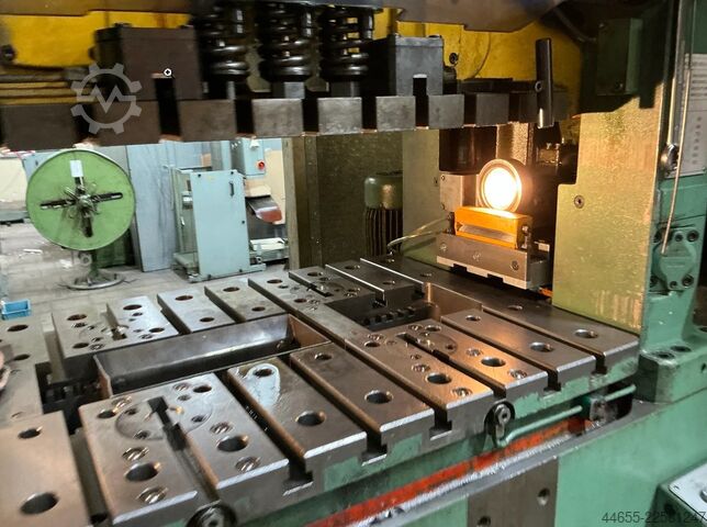 Automatic punching machine BRUDERER BSTA 50 EL CNC