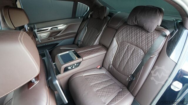 Trasporto passeggeri BMW 745Le xDrive Hybrid 6-cyl