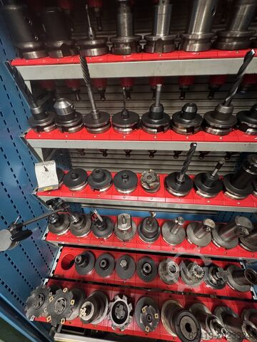 Centre d’usinage vertical Okuma MX-55VB