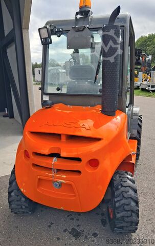 Chariot élévateur tout-terrain AUSA C 150 H X4