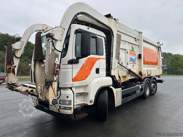 Søppelbilen MAN TGS 26.320 Heil Frontlader EHP 1305