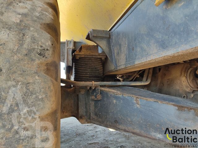 Dumper Komatsu HM400
