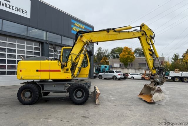 Alții LIEBHERR 900 C 3xBuckets