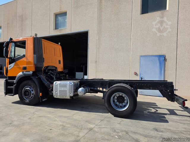Truck chassis iveco Trakker