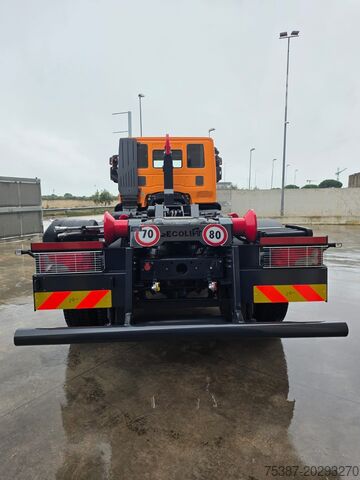 Truck chassis iveco Trakker