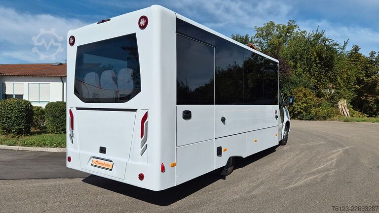 मिनिबस MERCEDES-BENZ 30 Sitzer Schul- Transferbus 519 Lagerfahrzeug