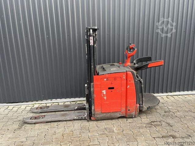 স্ট্যান্ড অন স্ট্যাকার Linde D10AP