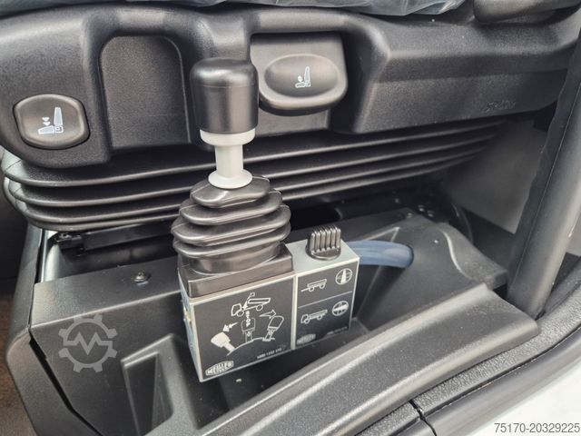 Three-way tipper van IVECO Eurocargo ML80E21 Meiller Kipper 2x AHK 3 Sitze