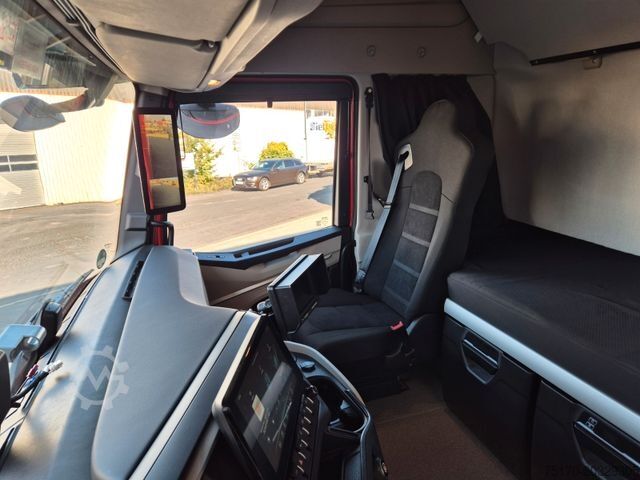 Камион за напитки IVECO AS260S50Y/FS Schwenkwand LBW 2xAHK CAM Intarder