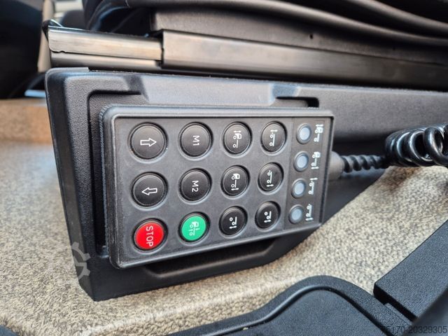 Камион за напитки IVECO AS260S50Y/FS Schwenkwand LBW 2xAHK CAM Intarder