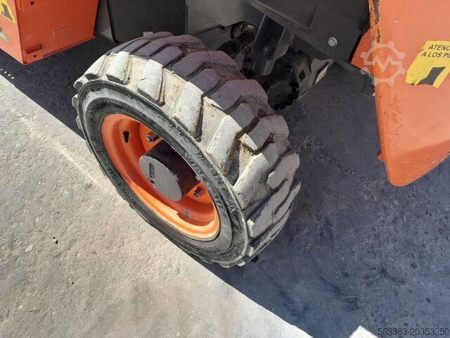 Täysmaastotrukki Ausa C201HX4