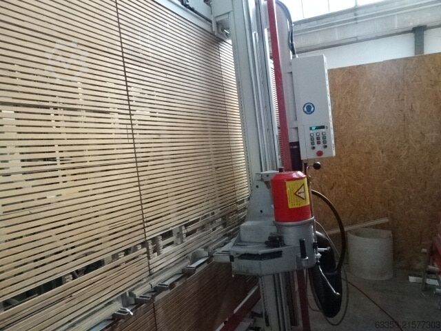 Gergaji panel vertikal Striebig Automat TKR III