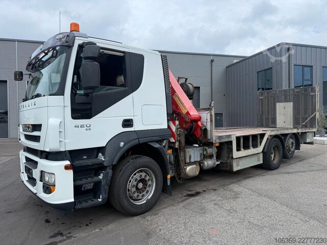 Autovedu veoauto IVECO Stralis 420 6x2 Maschinetransport HMF1823 Crane