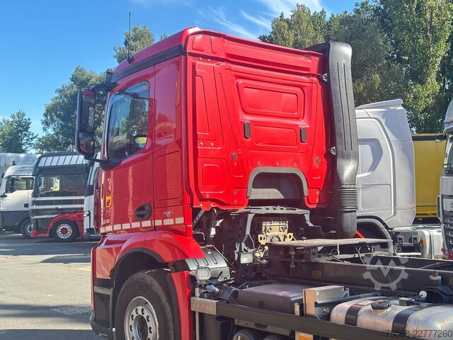 Шасси грузовика MERCEDES-BENZ Antos 3245 8x2 Chassi PTO Lift /Lenkachse