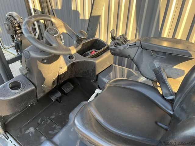 Elektrikli 3 tekerlekli forklift Linde E14-02