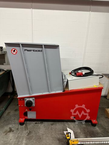 Recyclable material shredder / chipper 18.5 kW 