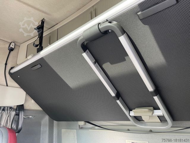 Kuorma-auto umpikorilla VOLVO FH 460 Globe / VEB / STAPLERHALTERUNG
