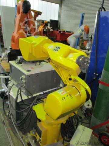 Industrial robot 