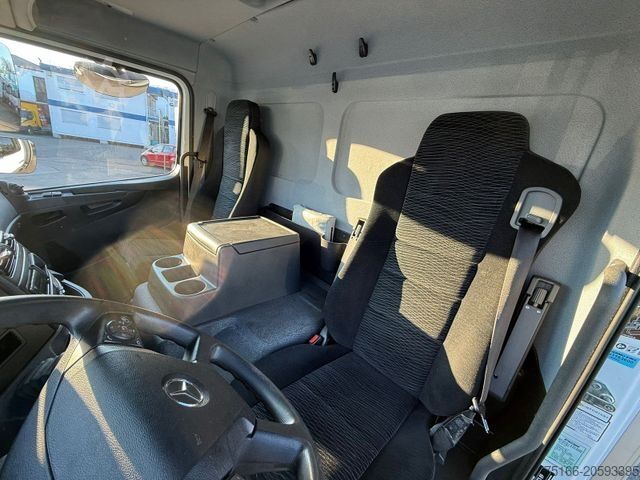 Autoutilitară frigorifică MERCEDES-BENZ ATEGO 821 L Kühlkoffer 5 m LBW 1 to.*THERMO*E6D