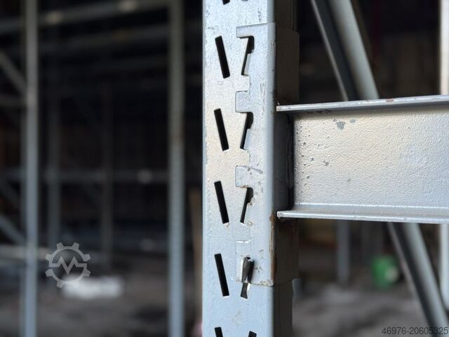 Sistema de estantes de paletes para armazém de prateleiras altas SLP / Regallänge: 21,64lfm. / Regalständer: 2.310 x 1.100 mm