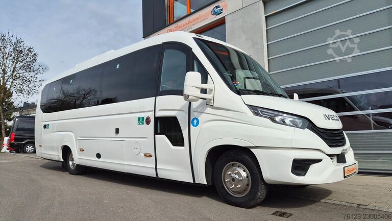 Minibus IVECO 2x Daily 70 Lagerfahrzeug Ferqui Sunrise 2,5 m B