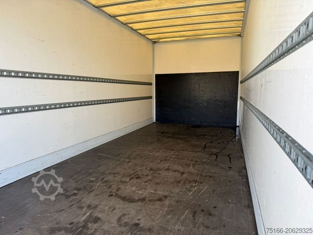 Fourgon tôlé MERCEDES-BENZ ATEGO 818 L Koffer 6,1m LBW 1 to.*AHK Euro 6E