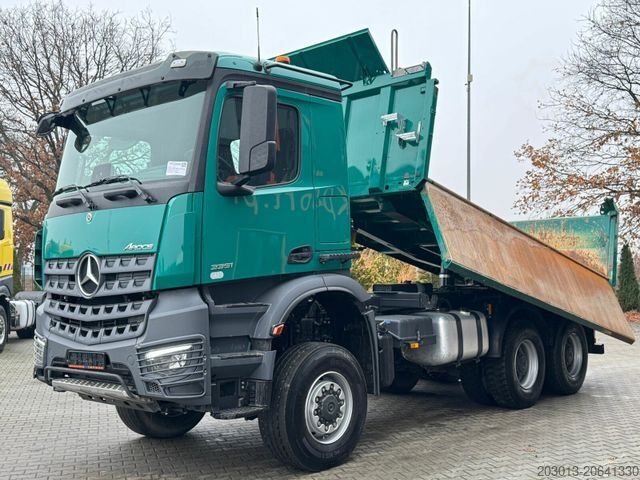Трехсторонний самосвал MERCEDES-BENZ Arocs 3351 6x6 Kipper Bordmatic Meiller