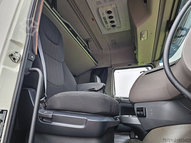 Standar-SZM DAF XF 450 SPACECAB