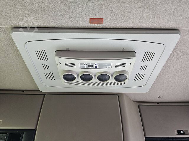 Standar-SZM DAF XF 450 SPACECAB