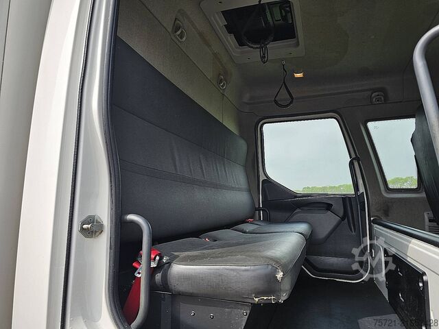 Transportasi berpendingin/beku RENAULT D 270
