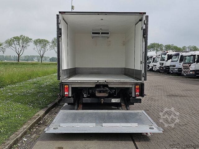 Transportasi berpendingin/beku RENAULT D 270