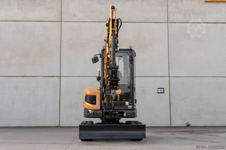 मिनी खुदाई CASE CX 35 D