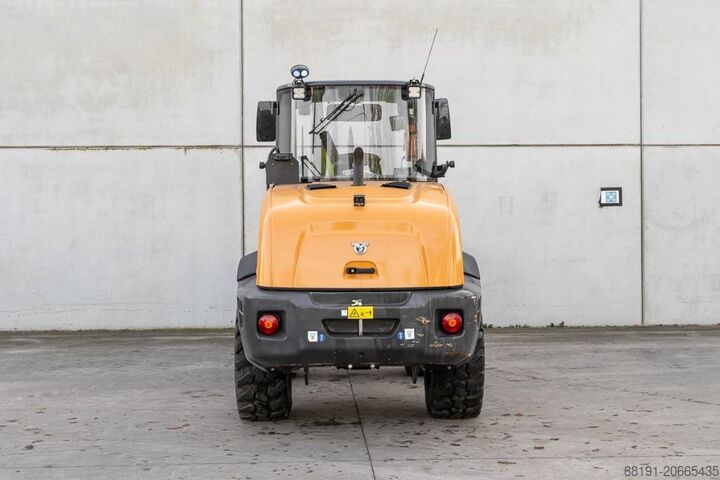 轮式装载机 CASE 321 F