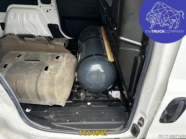 बॉक्स वैन Fiat Doblo 1.4i PETROL / CNG