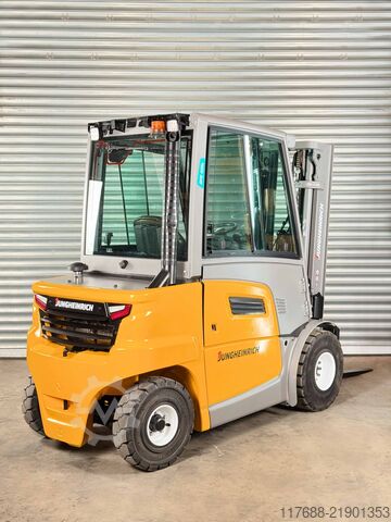 Dīzeļdegvielas frontālais iekrāvēji Jungheinrich DFG 425s - Service Neu - nur 5016 Std.-STVO-KUBOTA