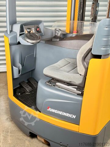 Xe nâng reach truck Jungheinrich ETV 214 - Service Neu -nur 4.444 Std.-Batterie 85%
