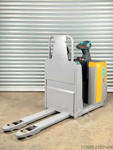 Горизонтальный подборщик заказов Jungheinrich ECE 220 HP - Service Neu - nur 3.660 Std.