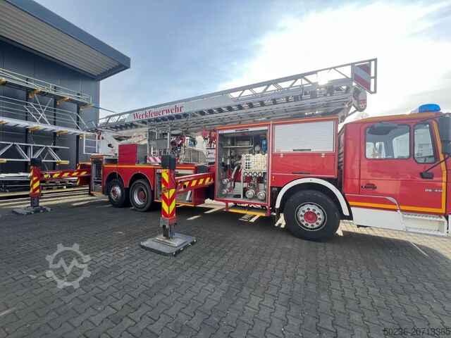 Telescopic mast lift Bronto Skylift 32 meters MAN Feuerwehrfahrzeug