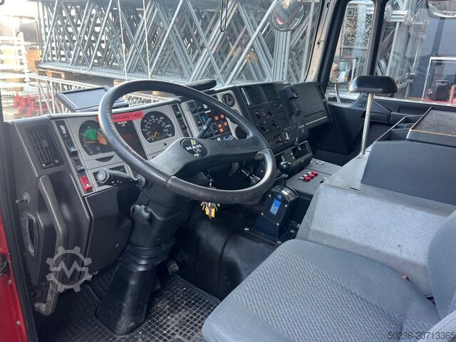 Telescopic mast lift Bronto Skylift 32 meters MAN Feuerwehrfahrzeug