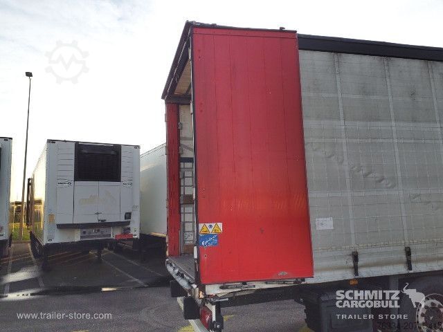 Öppen semitrailer med kapell Schmitz Cargobull Semitrailer Curtainsider Standard