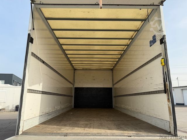 Furgão fechado IVECO Daily 72C180 Hi-Matic Koffer mit LBW E6 Klima
