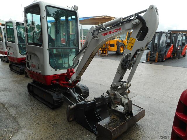 Mini-escavadora Takeuchi TB 216 mit POWERTILT