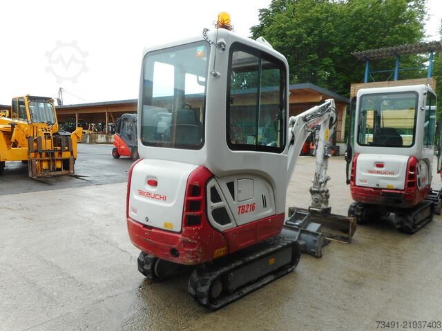 Mini-escavadora Takeuchi TB 216 mit POWERTILT