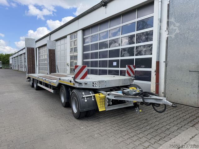 Remorque porte-engins surbaissée Möslein TA4 Schwebheim  4 Achs Tiefladeranhänger, Neuwertig