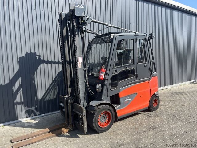 Електричний 4 -колісний навантажувач Linde E50HL-01