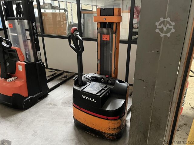 Vehicles (lift trucks - loading - cleaning etc) Still EGV 12 - 1200 kg