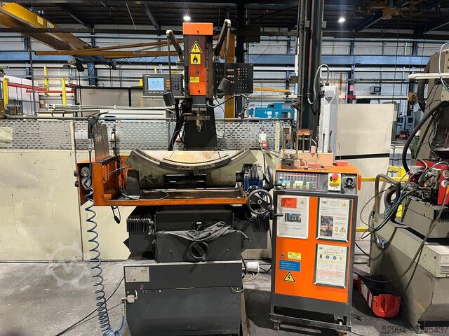 Syväupotus kipinäkoneistuskone (EDM) Charmilles Form 20