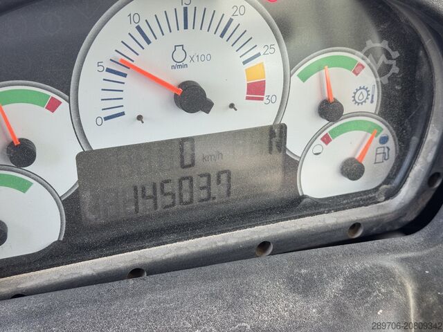 شاحنة قلابة caterpillar 725